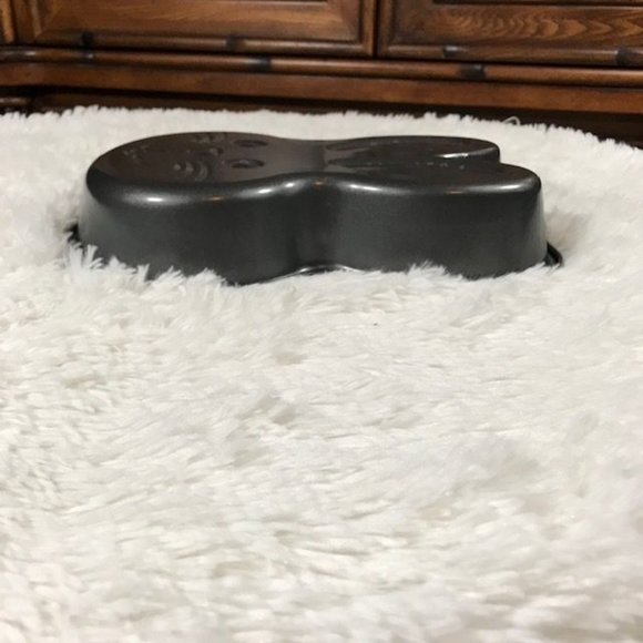 NWOT Wilson Bunny Non-Stick Baking Pan - Picture 8 of 10